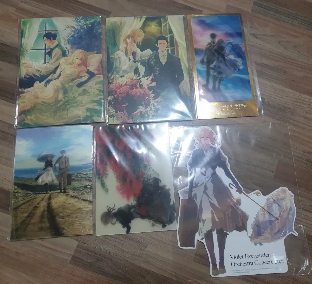 Violet Evergarden Theatrical Edition pre-order benefit sells.