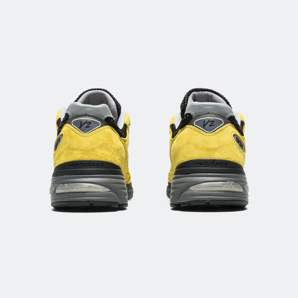 뉴발란스 케이스스터디 991v2 yellow