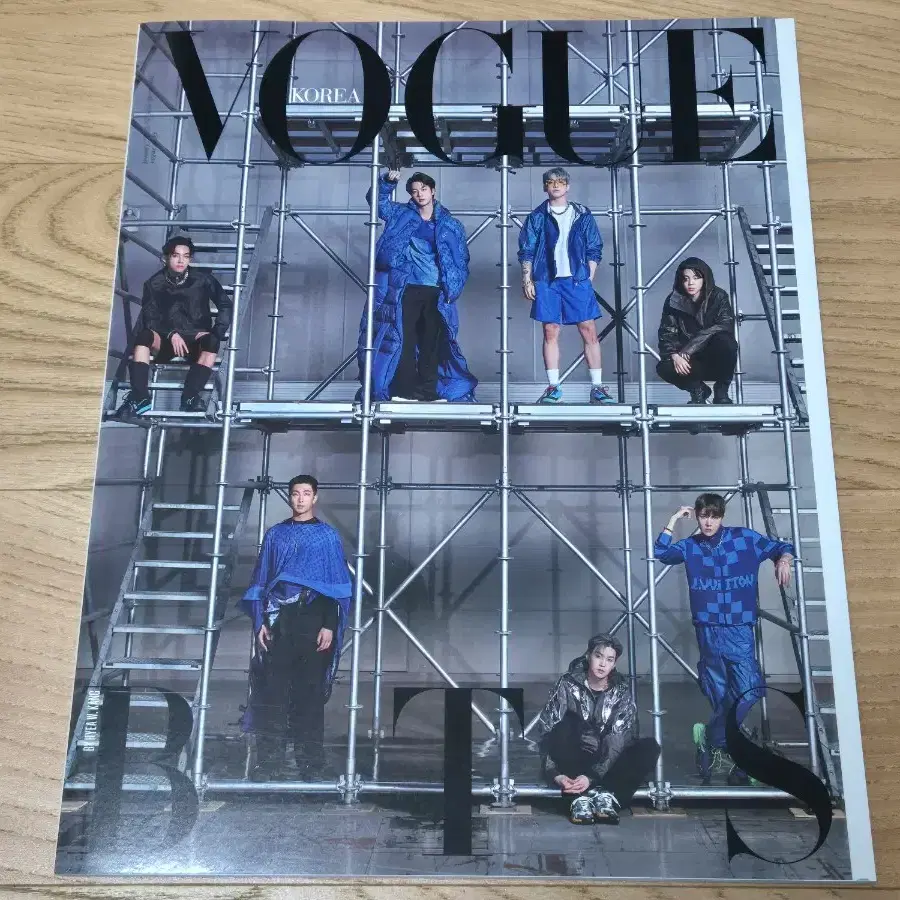 보그 VOGUE BTS 잡지 (2022.01)