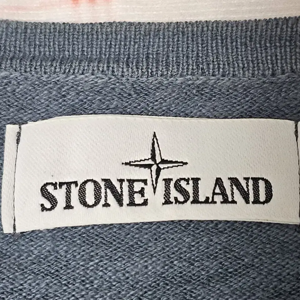 정품 Stone Island 스톤아이랜드 브이넥 L사이즈