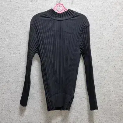 182 Women's pleated blouse