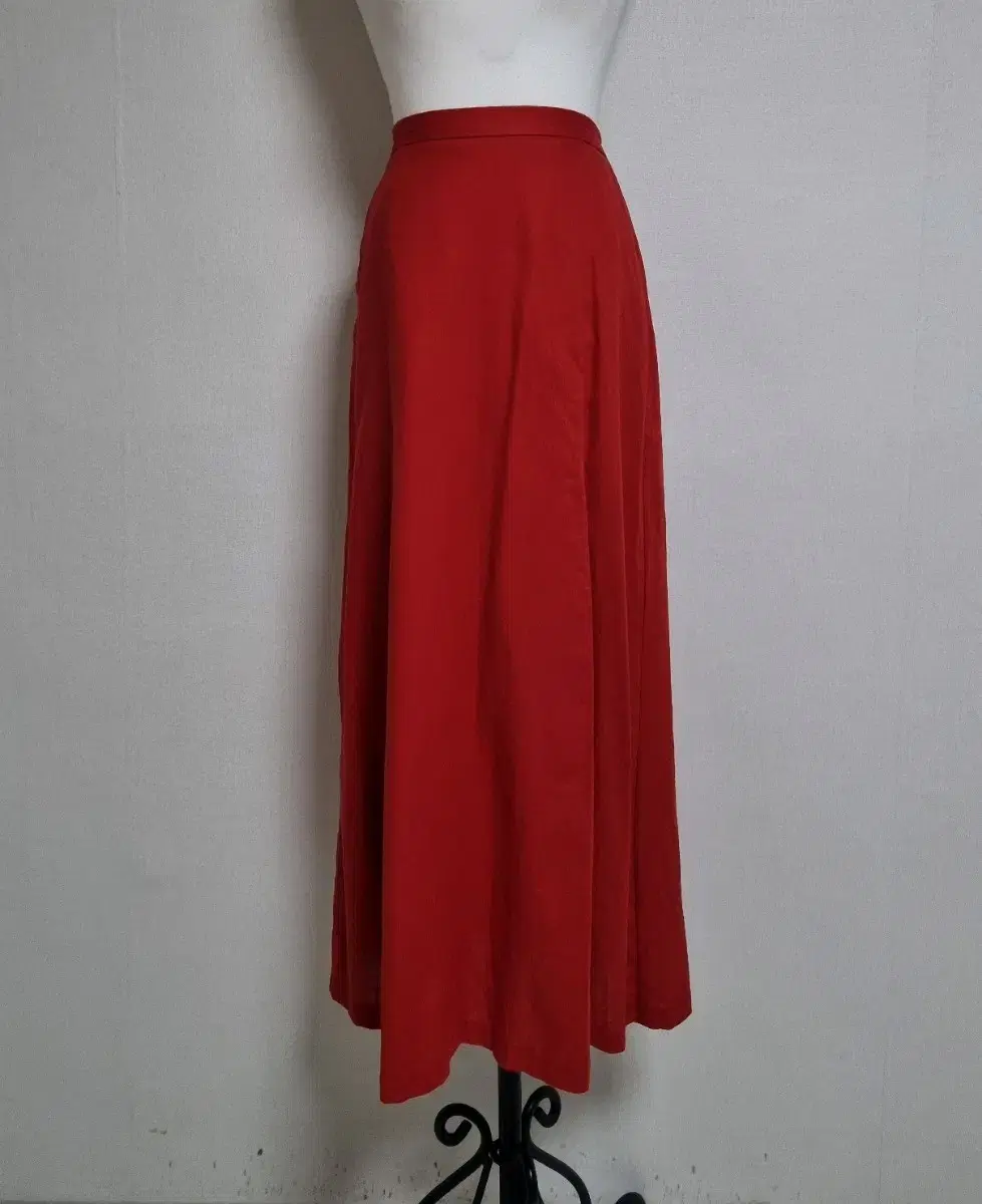 Long Skirt with Linen Backbanding