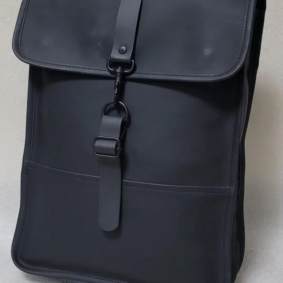 레인스 RAINS Mini Backpack 남녀공용 13인치