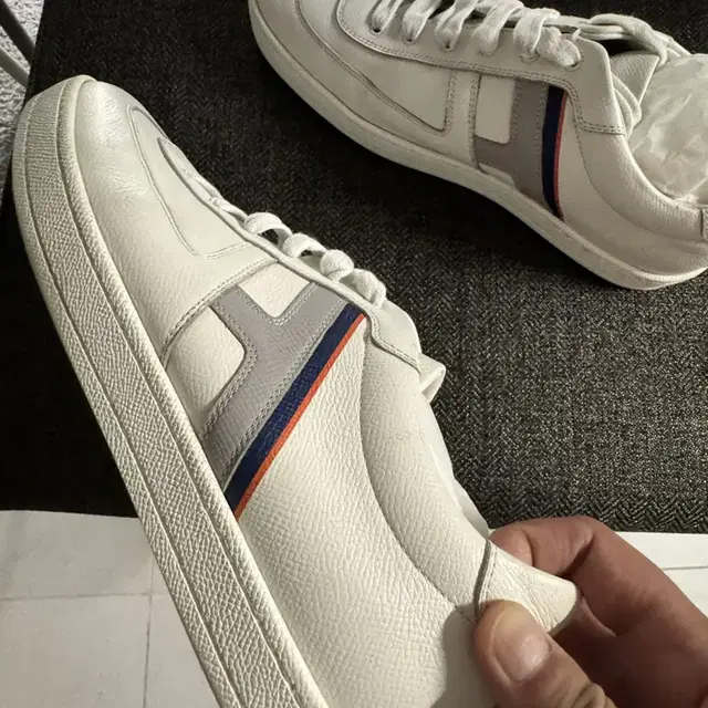 Hermes Boomerang Sneakers 에르메스 부메랑