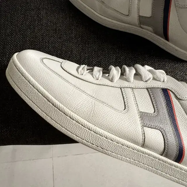 Hermes Boomerang Sneakers 에르메스 부메랑