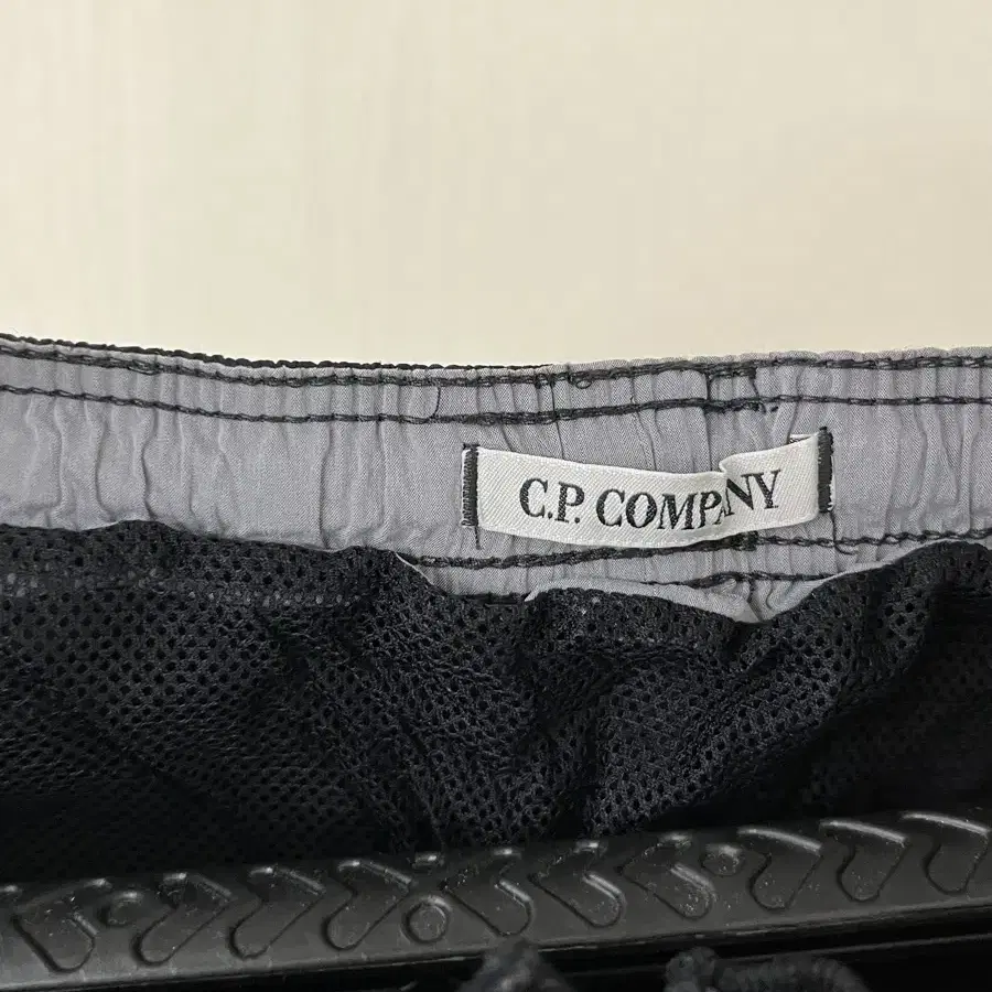 [50] CP Company 컴퍼니 반바지 정품 블랙