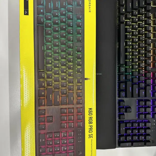 커세어(CORSAIR) K60 상태 좋음 판매해요-*