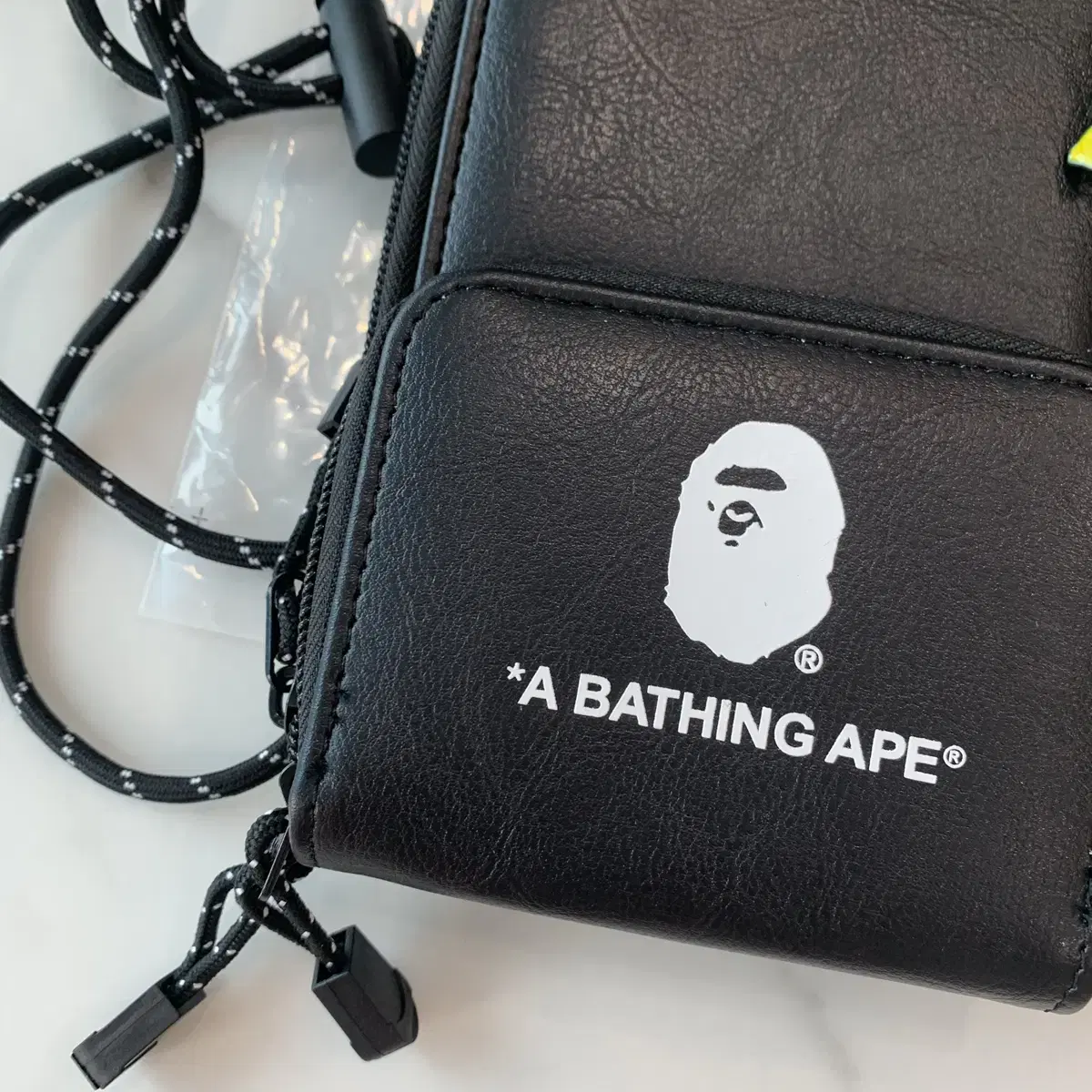 새상품 베이프 bape 미니백 크로스백 키링