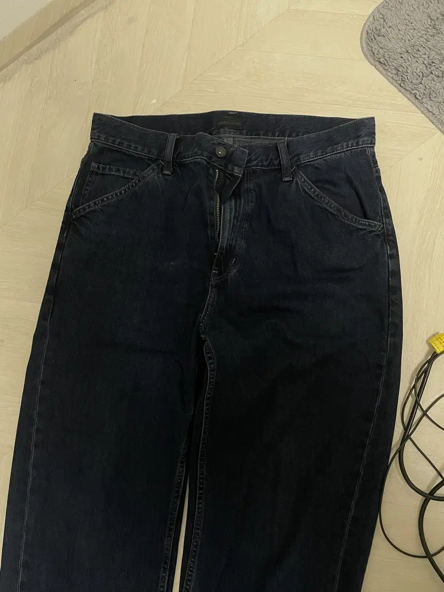 Uniqlo Wide Fit Denim 33