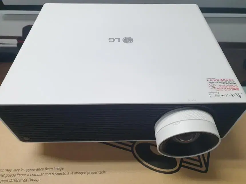 LG SGU510N 4K 5000 ANSI laser used beam projector