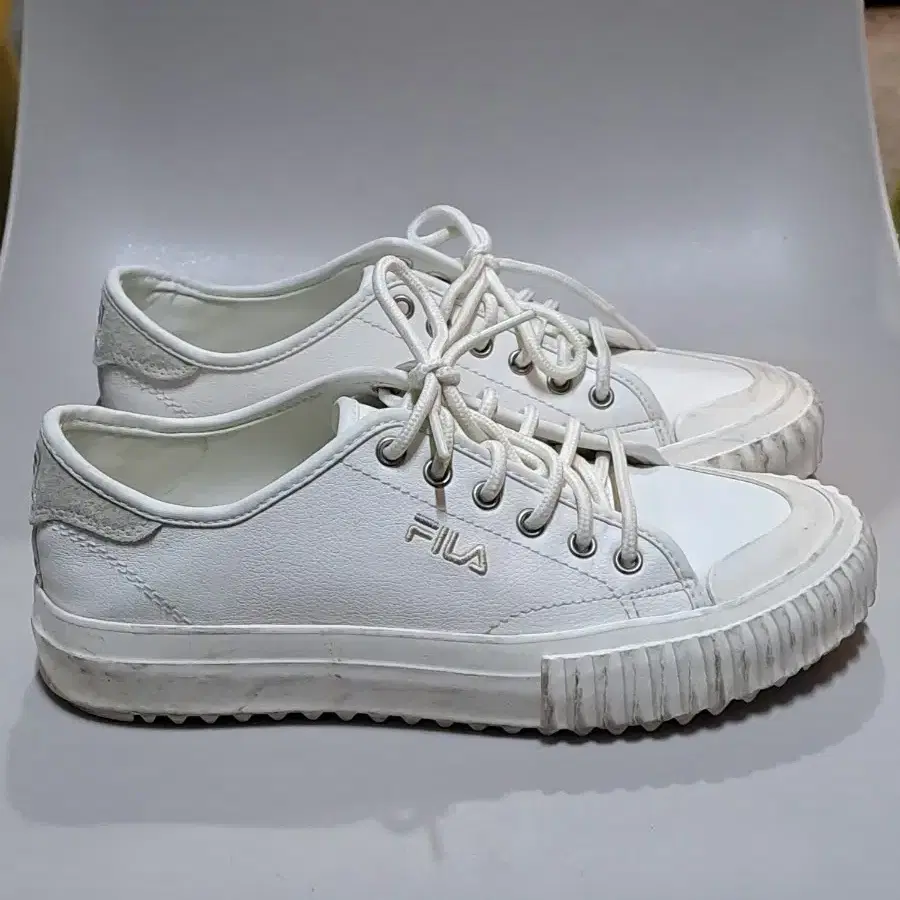 FILA CLASSIC KICKS T LX  240