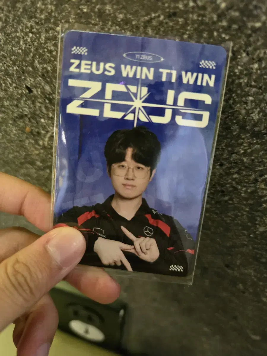 T1 T1 Zeus Reverse Jo photocard sells.