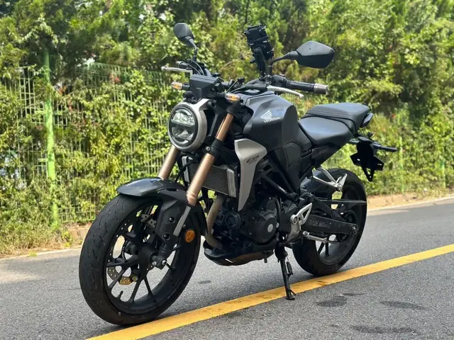 혼다 cb300r 20년식 판매합니다