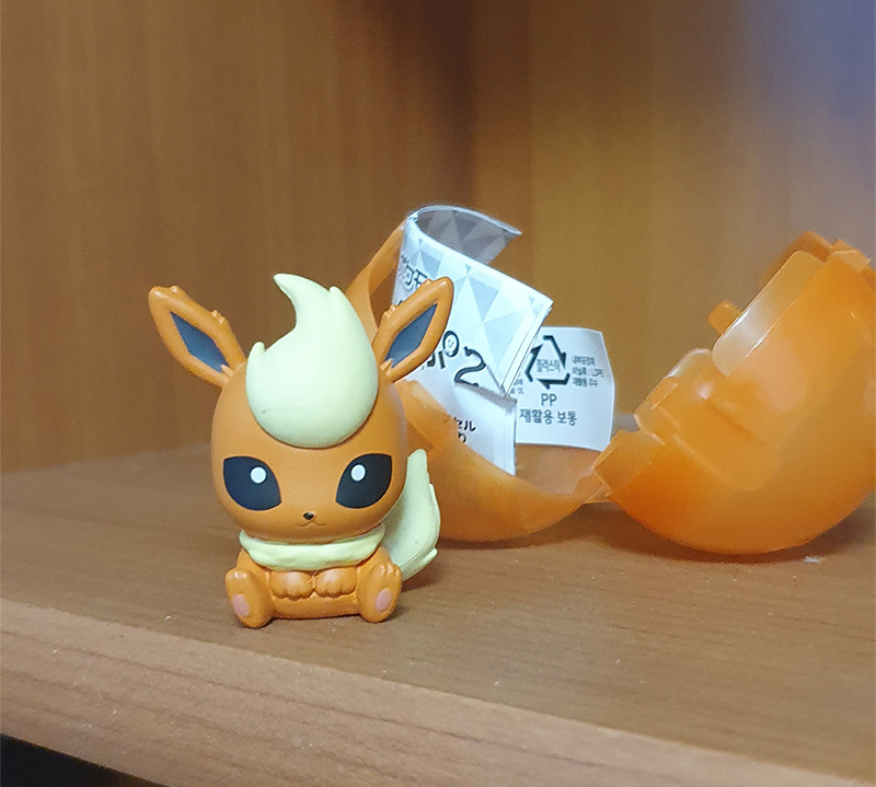 Pokémon Booster Figures