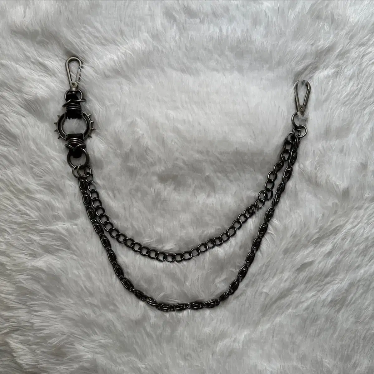 Spike belt chain keyring