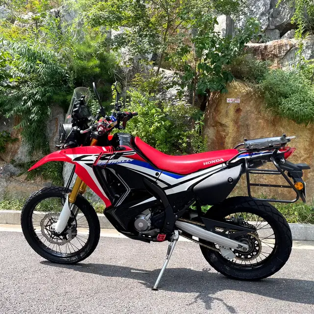 잘 관리되고 경정비 모두 완료된 깔끔한 혼다 CRF250랠리 판매합니다.