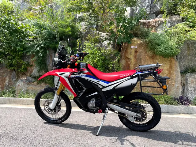 잘 관리되고 경정비 모두 완료된 깔끔한 혼다 CRF250랠리 판매합니다.