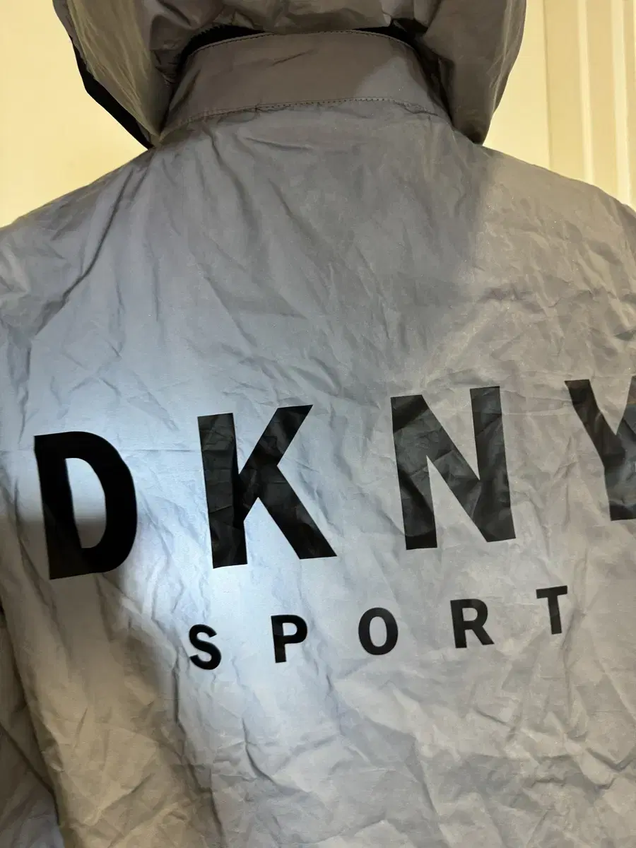 dkny sports 디케이앤와이 스포츠 반사 바람막이