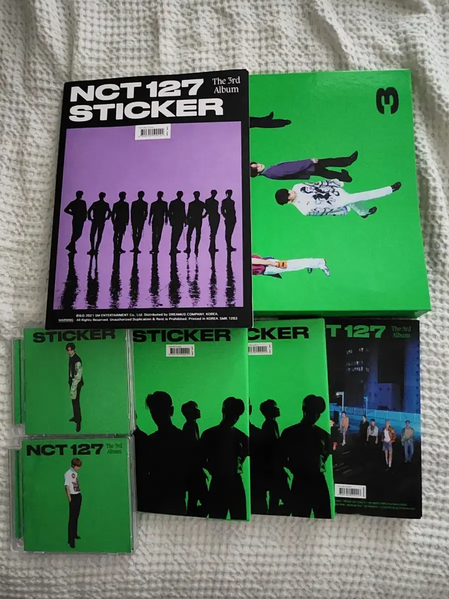 Bulk nct 127 sticker Album, photocard