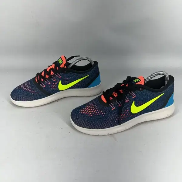 Nike 나이키 프리런 여성 런닝화 235/빈티지홍