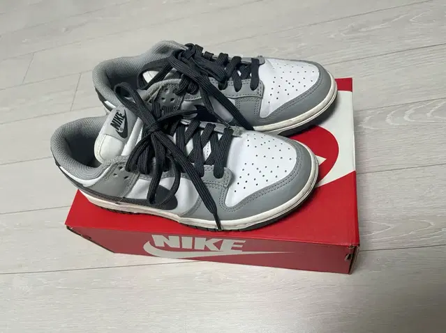 (W) Nike Dunk Low Light Smoke Grey 235