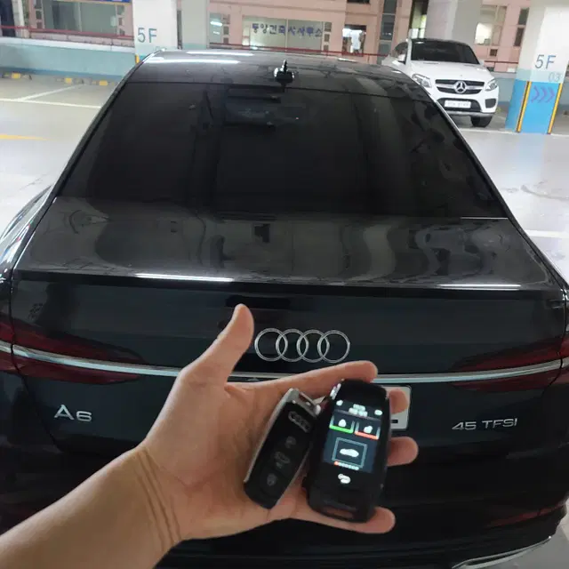 아우디 스페어키로 최신형 AUDI 전용 타입 LCD 디지털키 추가 제작