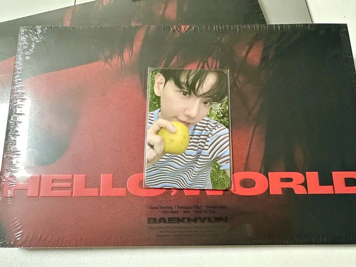 Baekhyun hello,world album sealed pre-order benefit unreleased photocard