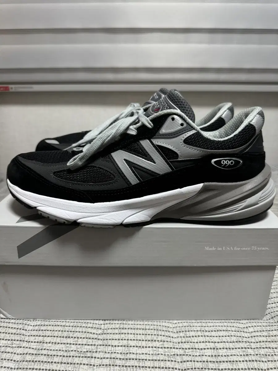 뉴발란스990v6블랙 290사이즈