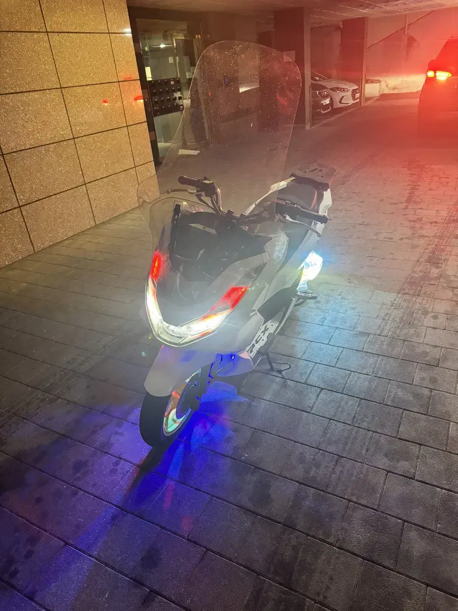 PCX125 그냥 새차 판매합니다.