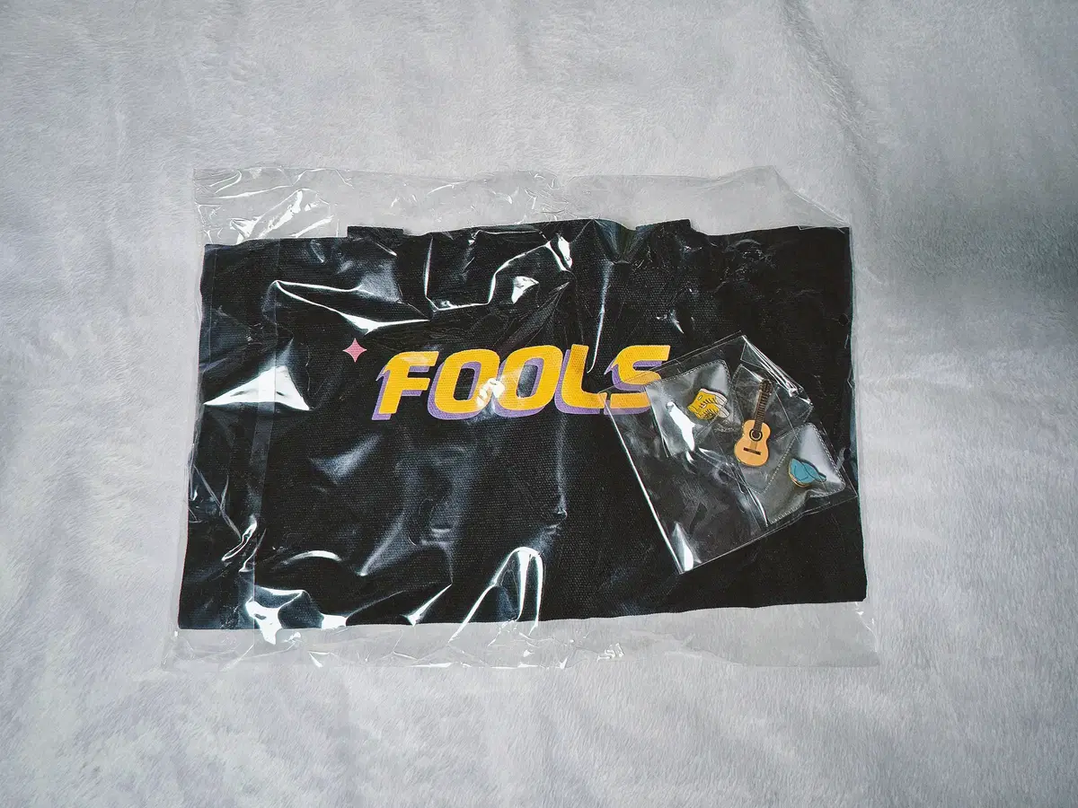 BL) FOOLS 풀스 에코백&뱃지 일괄 판매합니다!