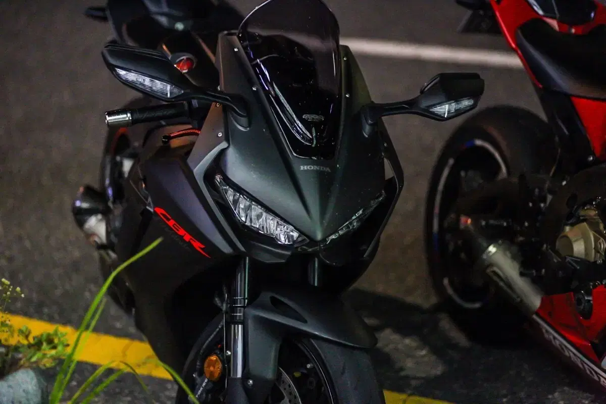 CBR1000RR 2019년식 판매합니다.