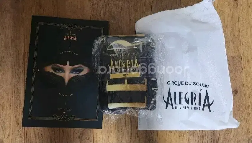 New Cirque du Taeyang Alegria Lap Blanket Merchandise, Program Book