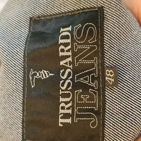 TRUSSARDI 남성. 청 점퍼스타일