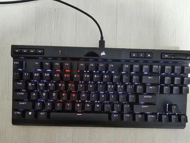 커세어 k70 opx tkl 팝니다