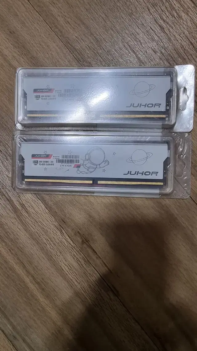 JUHOR DDR5 16g 6000mhz 팝니다