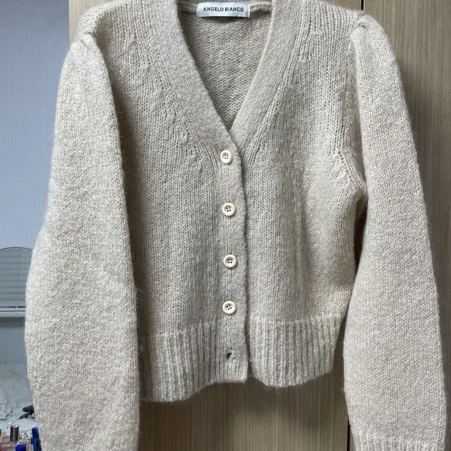 안젤라비안코 Amur Knit Cardigan_Beige 판매해요