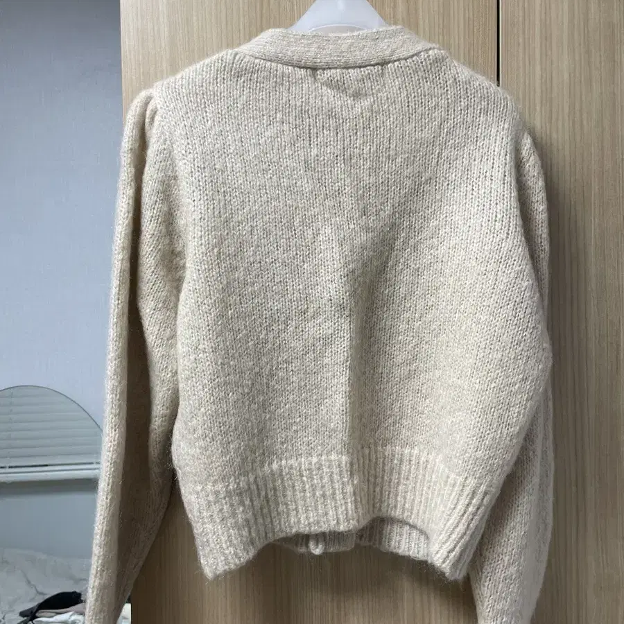 안젤라비안코 Amur Knit Cardigan_Beige 판매해요