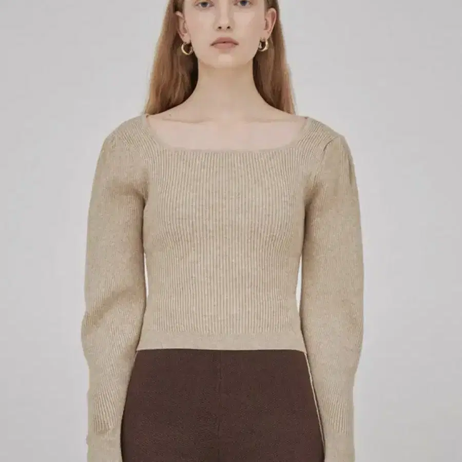 레이브 Square Neck Volume Sleeve Knit 판매합니다