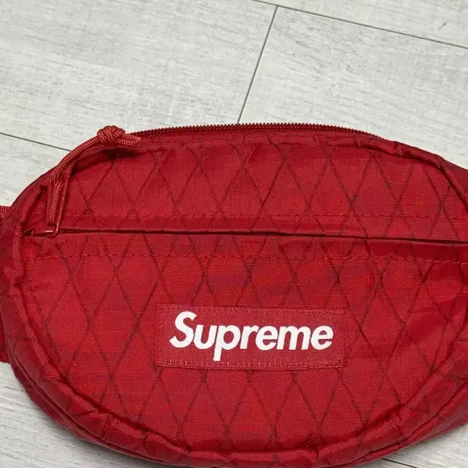 (정품) Supreme 가방 18fw waist bag red 슈프림