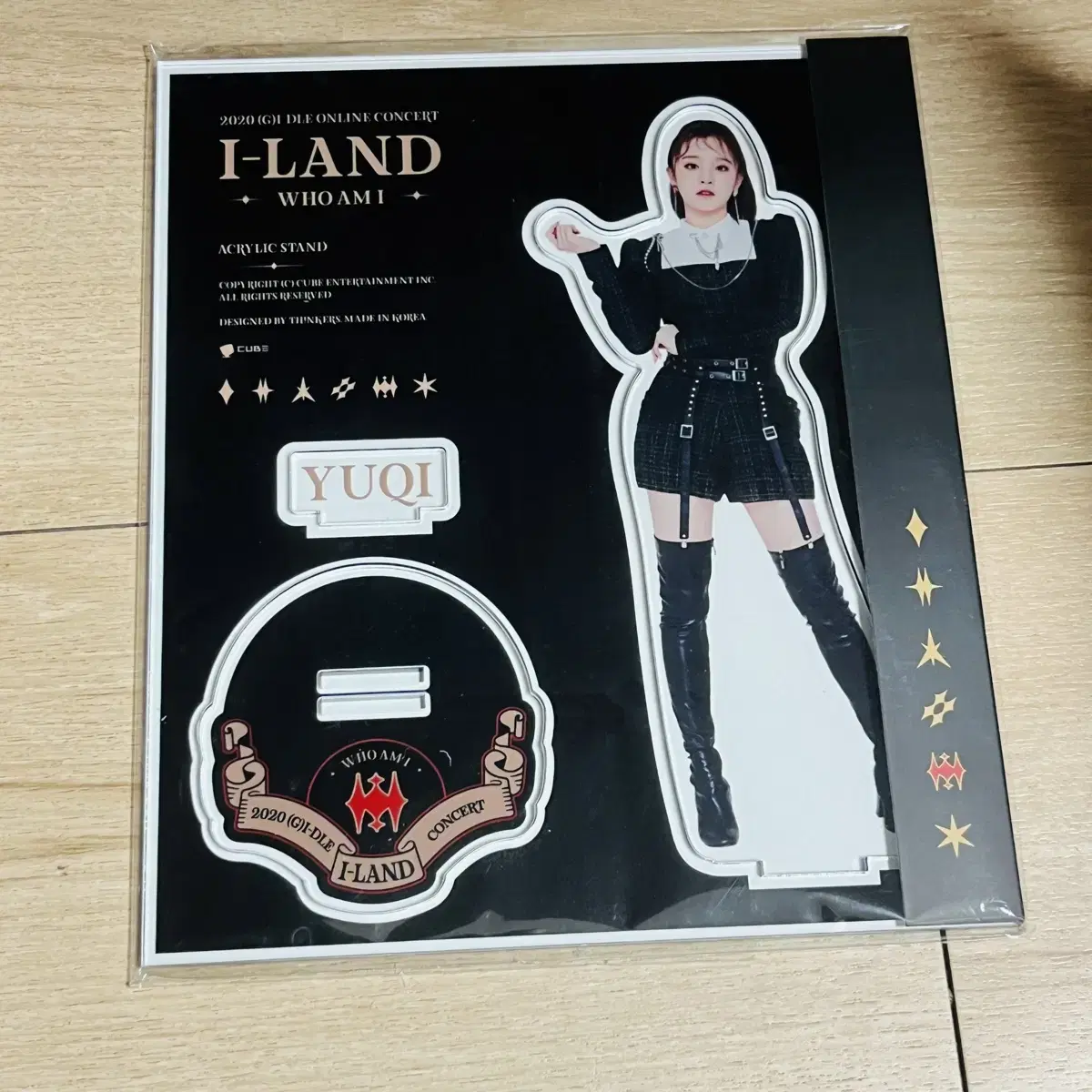 Gidles yuqi acrylic stand