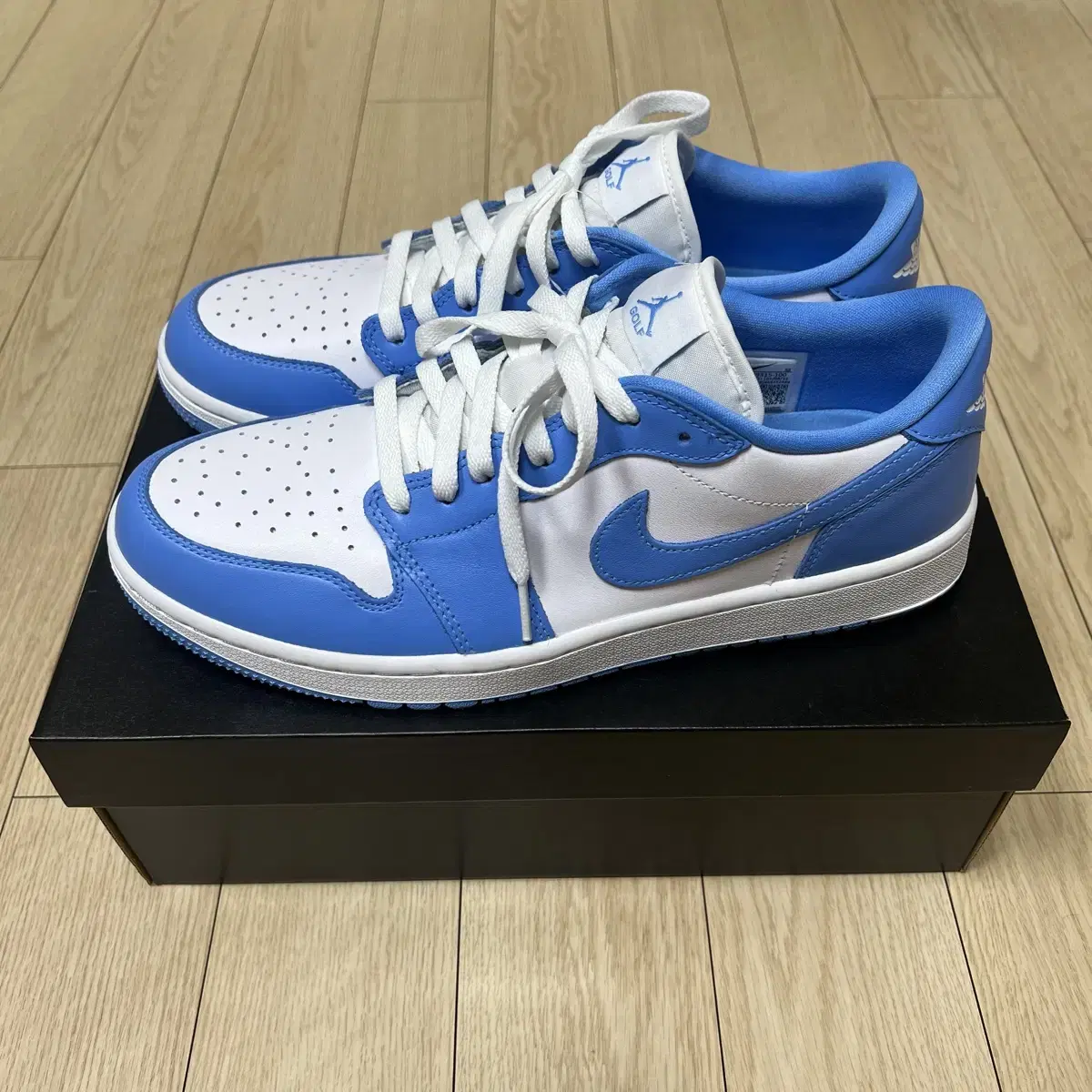 Jordan 1 Low Golf White and University bloo 285