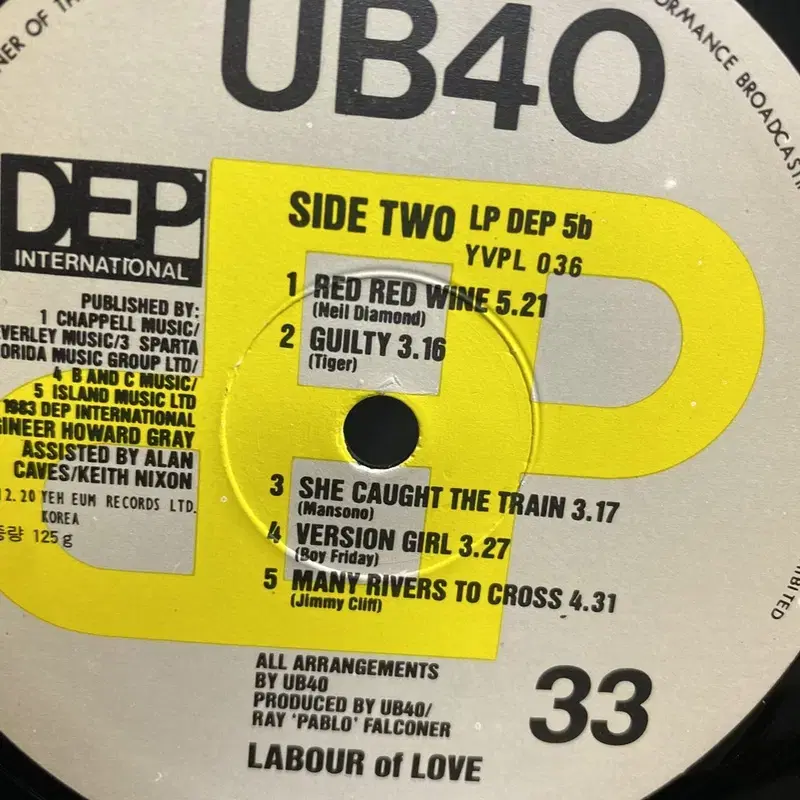 UB40 LABOUR OF LOVE LP / AA4939