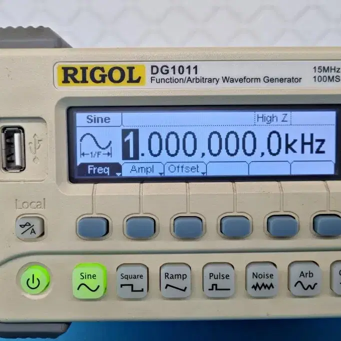 RIGOL DG1011  함수발생기 15MHz  100MSa/s