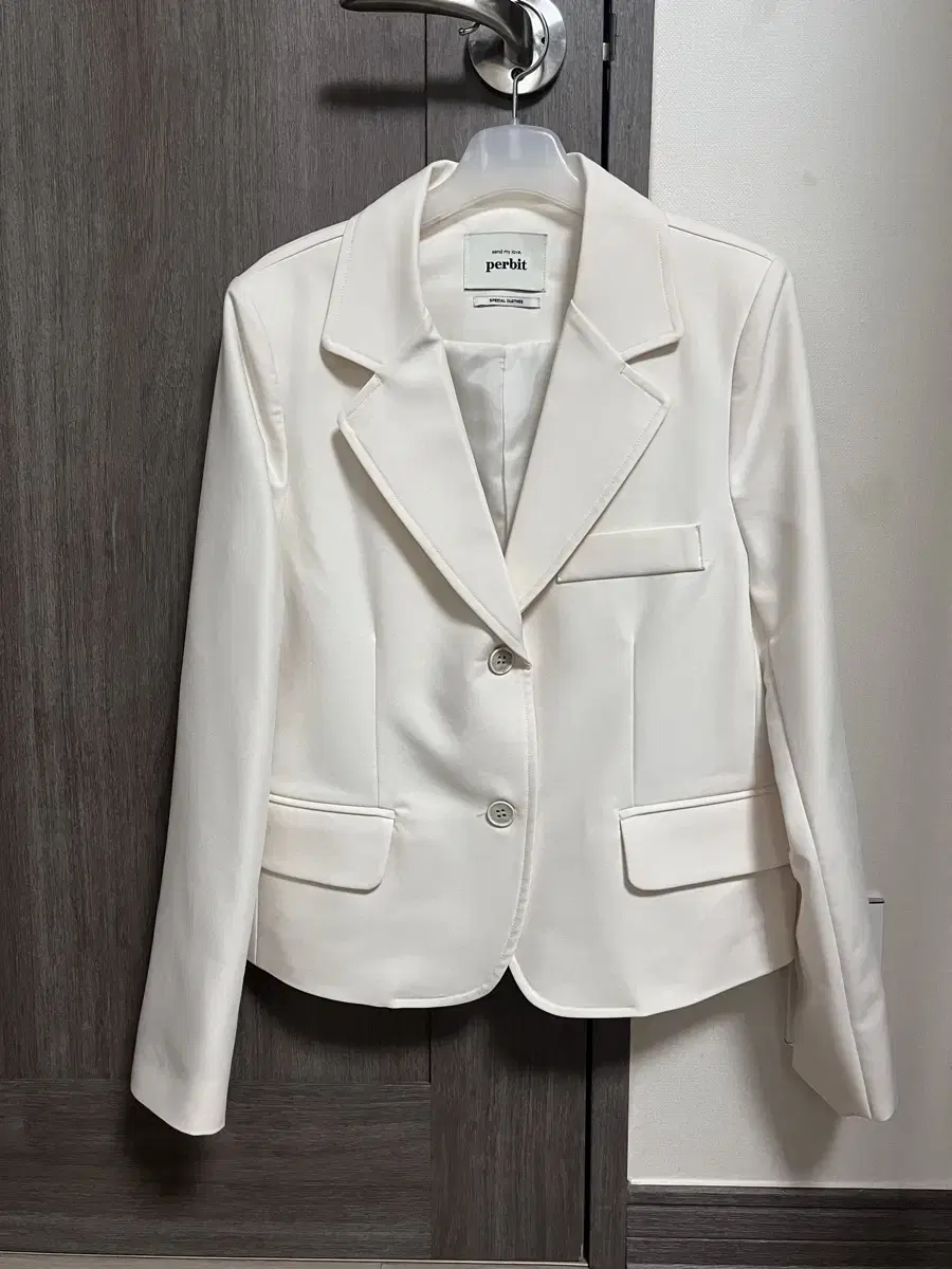 Furbit Jacket (Nez All Time Jacket) Tokyo Cream Color. Shopping Mall Furbit