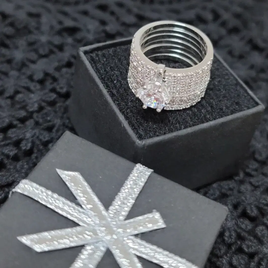 [blingjungwon]Dia cubic luxury ring for wedding party shooting