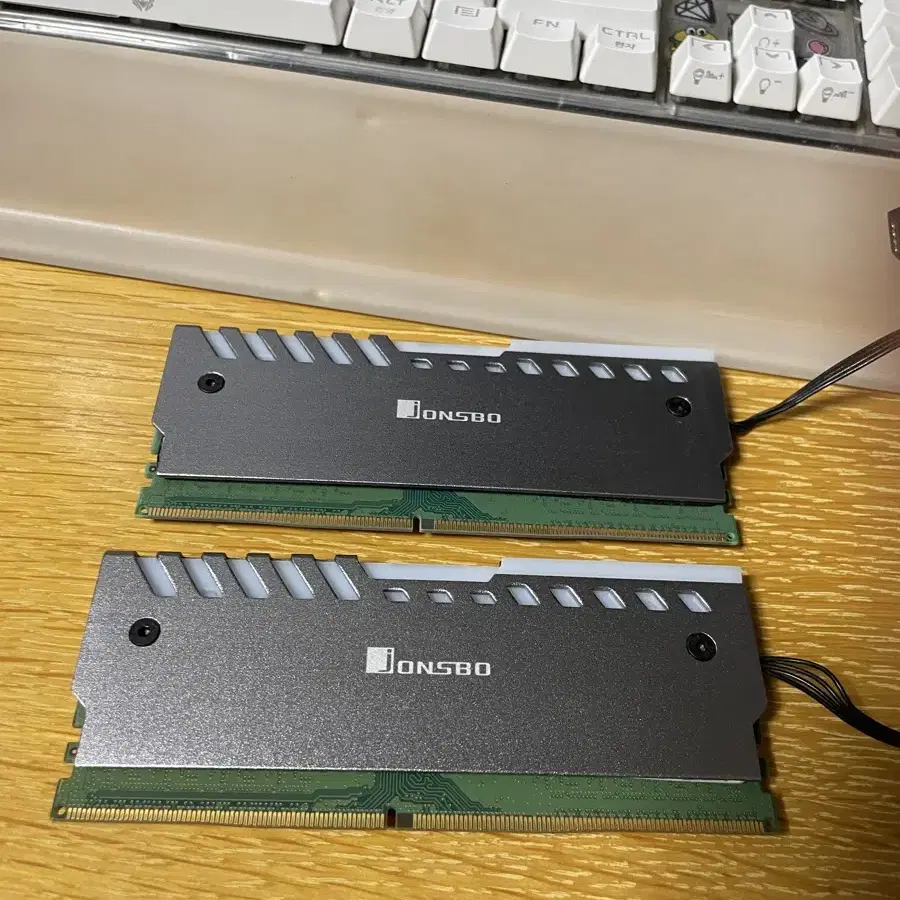 존스보 램 방열판 + 삼성 DDR4 16gb