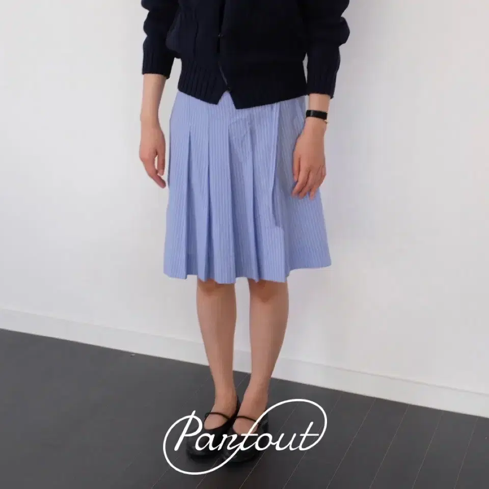 partout 파크투 Limpide pleated skirt M사이즈