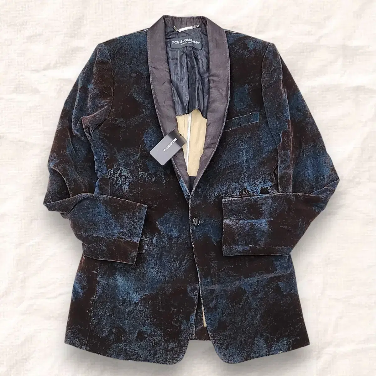 [48] New Dolce & Gabbana vintage velvet blazer jacket.