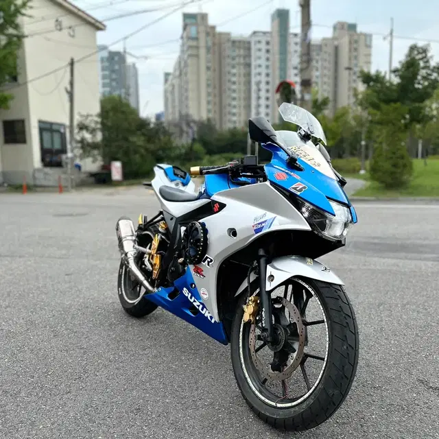 Gsxr 125 21년식 2만KM 머플러,오디오 튜닝 시선 집중