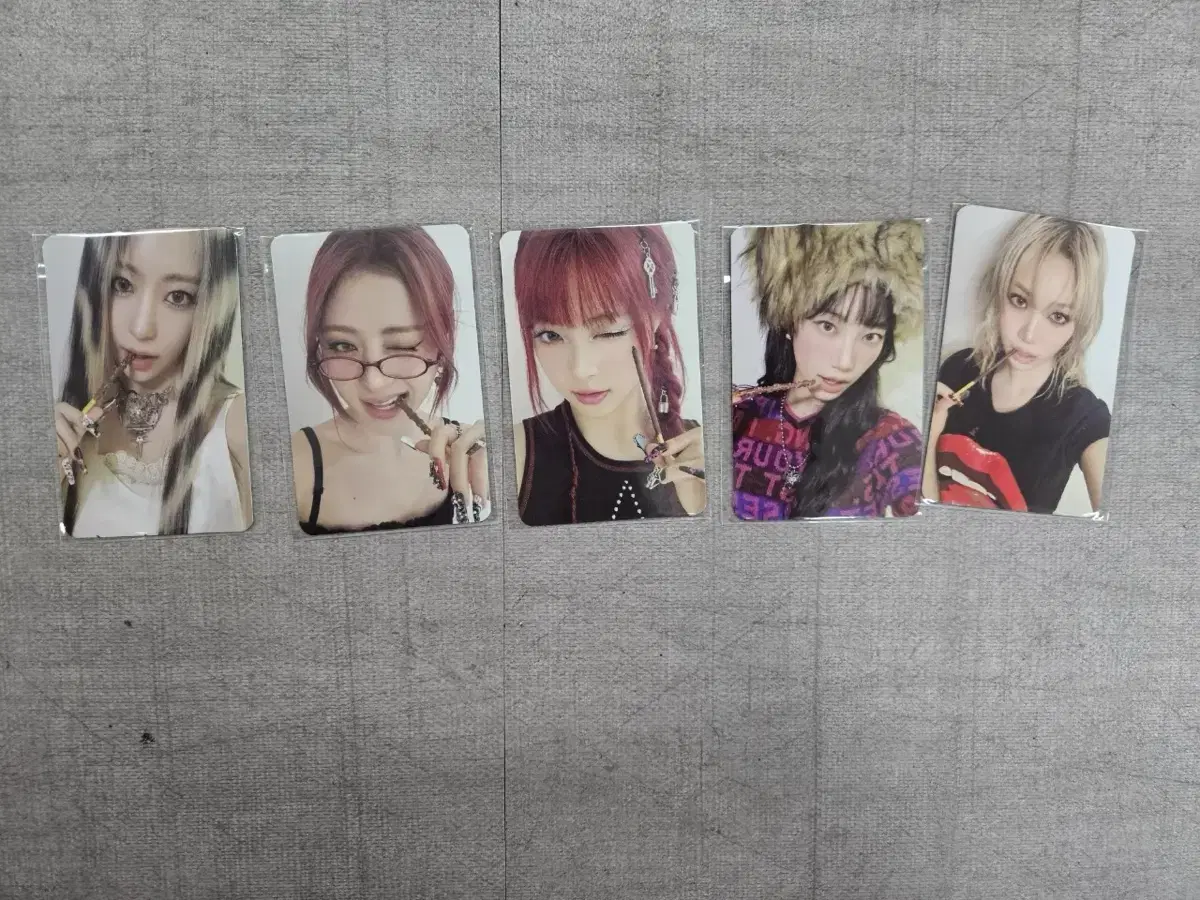 le sserafim Crazy Yes24 (@mr.sserafim) unreleased photocard pre-order benefit WTS